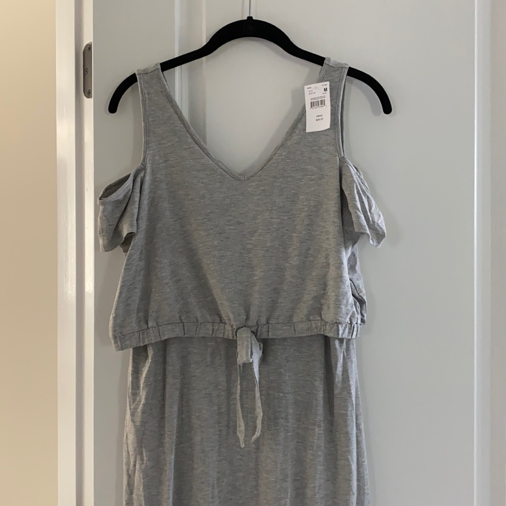 A pea in the pod maternity/nursing midi dress